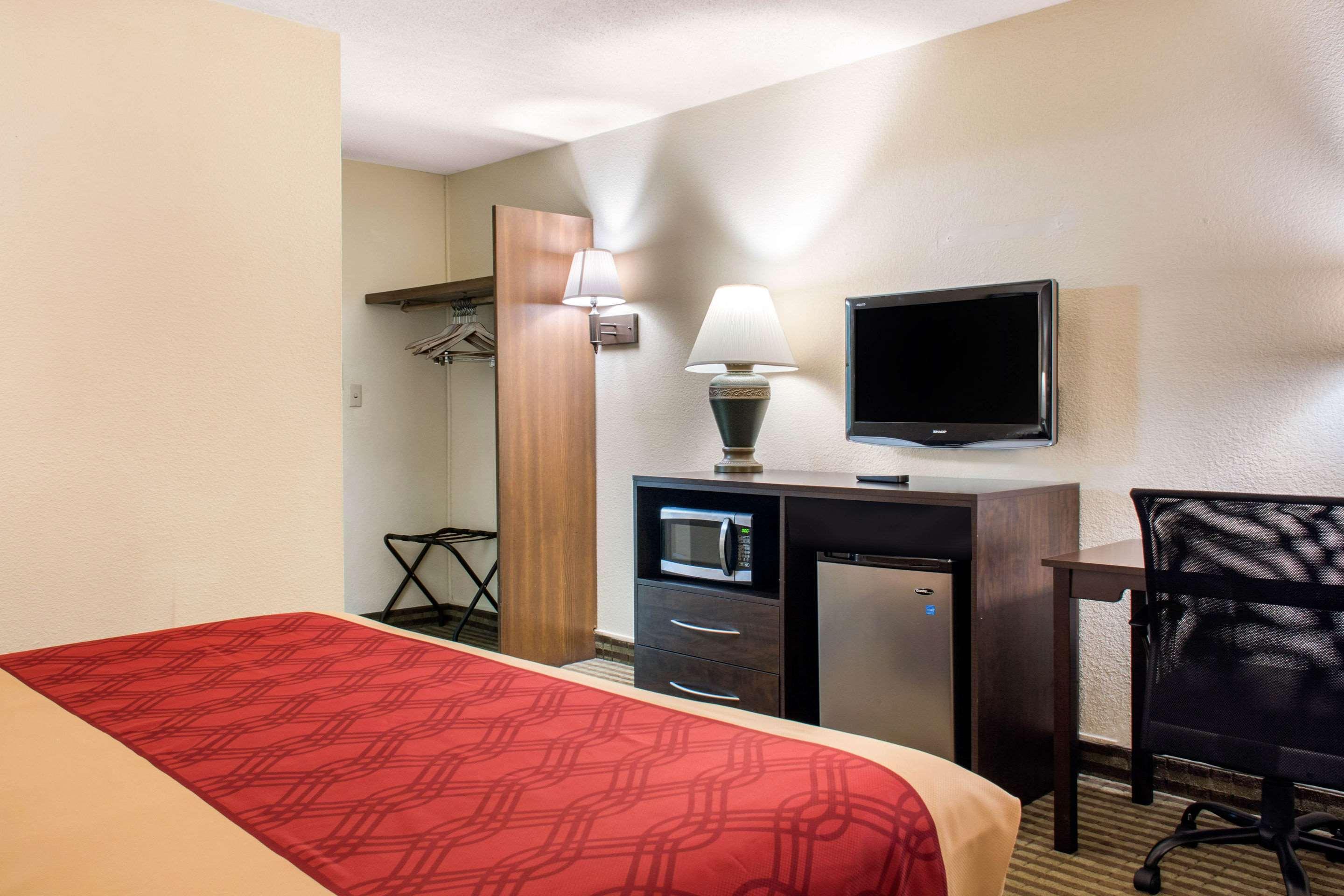 Hotel Econo & *