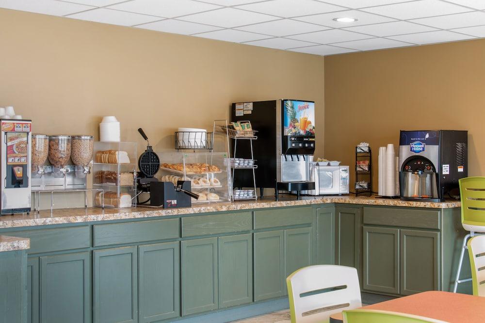 Hotel Econo &