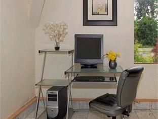 Hotel Econo &