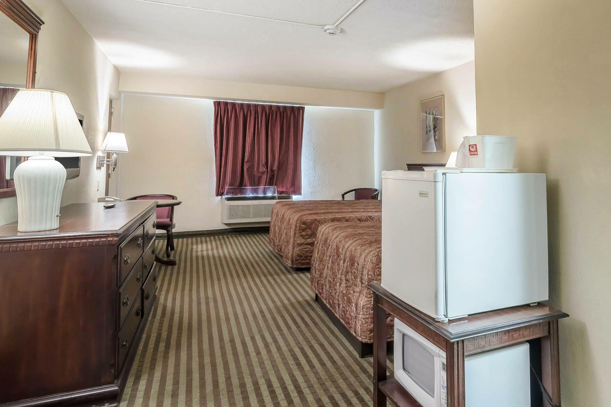 Hotel Econo & Binghamton