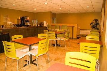 Hotel Econo &