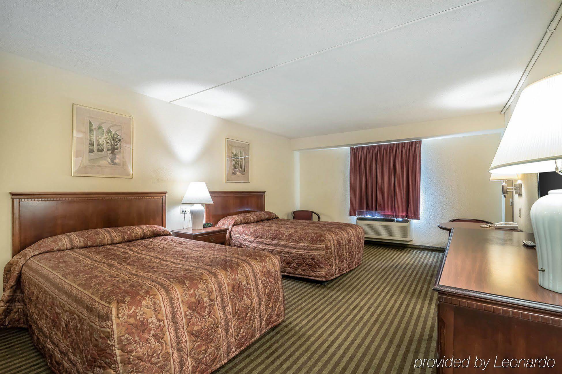Econo & Hotel *