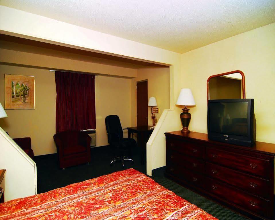Hotel Econo &